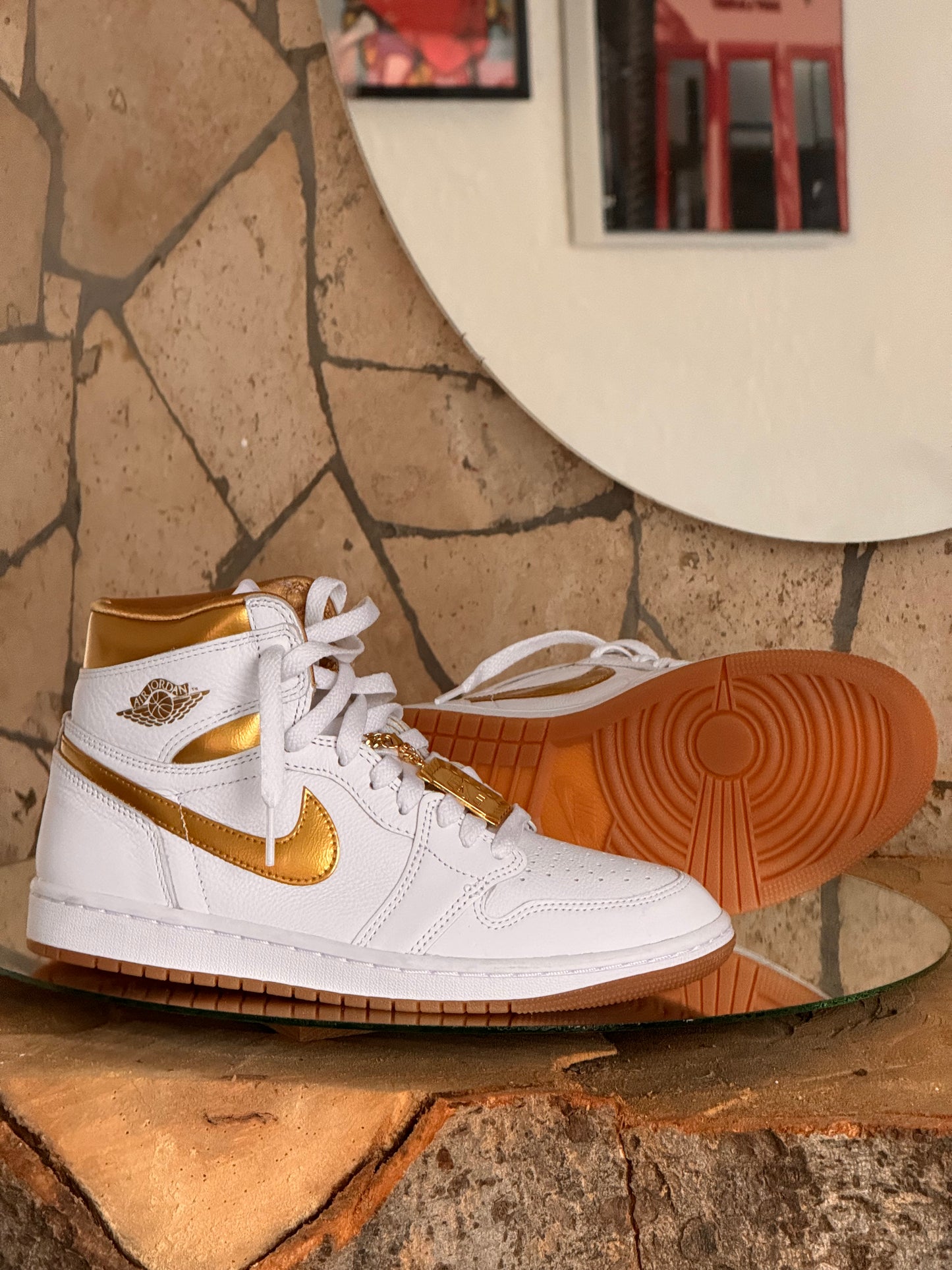 NIKE AIR JORDAN 1 RETRO HIGH OG METALLIC GOLD