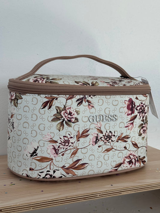 GUESS COSMETIQUERA