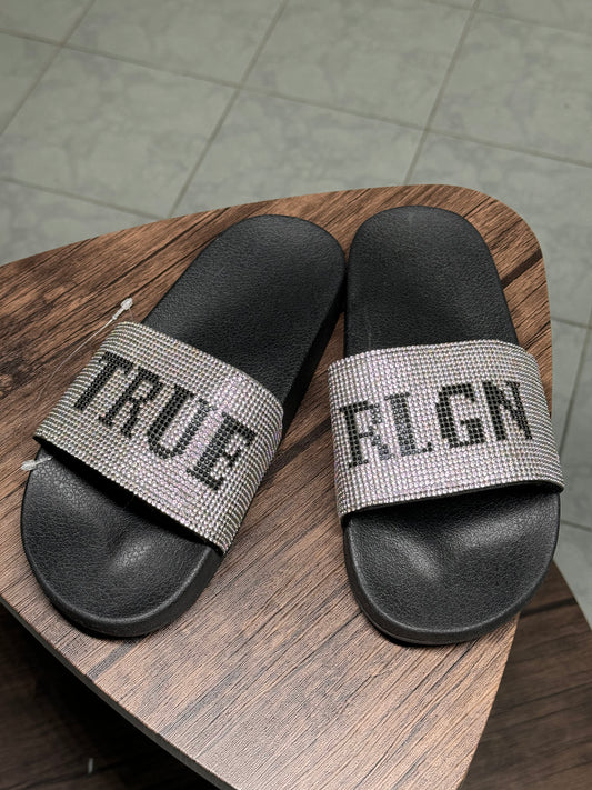 TRUE RELIGION SANDALIAS